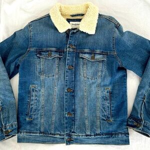 Men’s Sherpa lined Jean jacket.